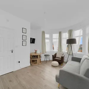  Apartment Startlet - On Elizabeth Line With Free Parking United Kingdom